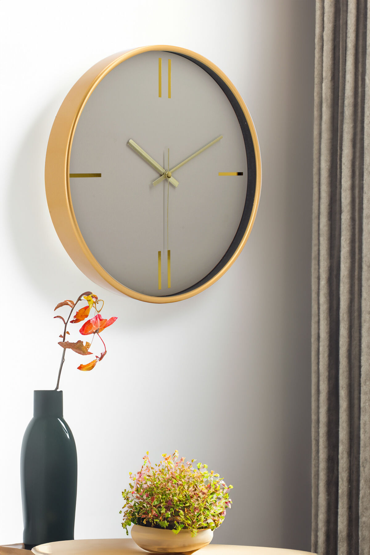 Galaxy Dekoratif Duvar Saati Gold Çerçeve Krem Kadran Rakamsız 29.5 Cm.
