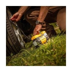 STANLEY SXIF0001 12Volt 150 PSI Dijital Basınç Göstergeli Lastik Şişirme Pompası + Led Lamba